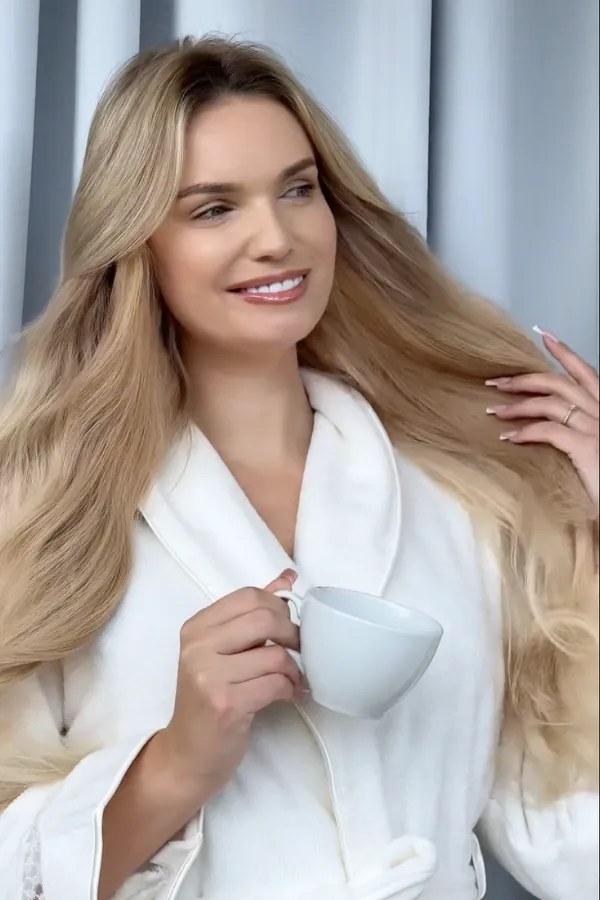Damski elegancki szlafrok QUEEN w ozdobnym opakowaniu M Śmietankowy