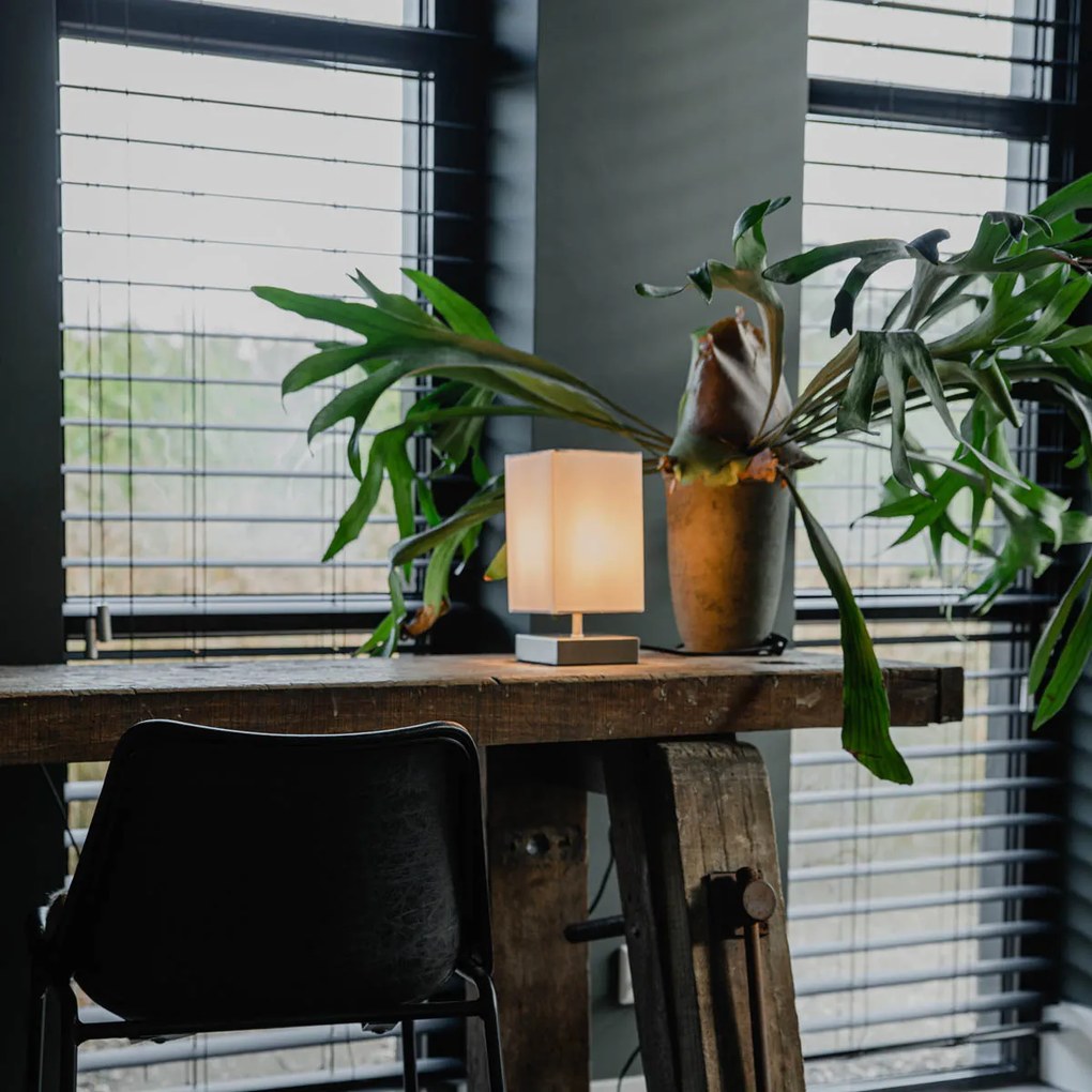 Nowoczesna lampa stołowa biała ze stali - Milo