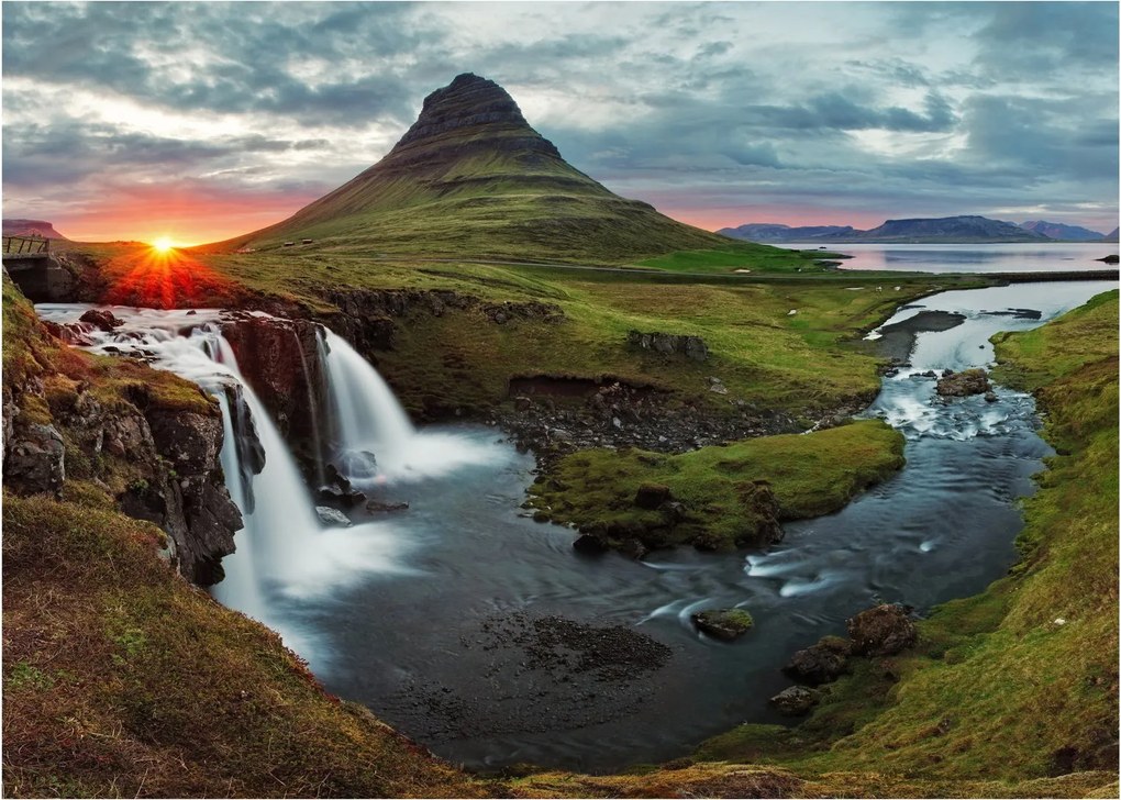 Obraz - Kirkjufell o zachodzie słońca (70x50 cm)