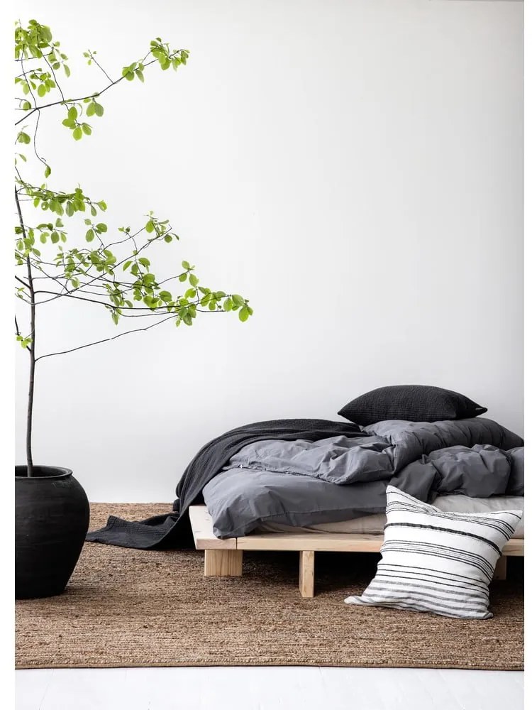 Łóżko jednoosobowe z litego drewna sosnowego ze stelażem 90x200 cm w naturalnym kolorze Japan – Karup Design
