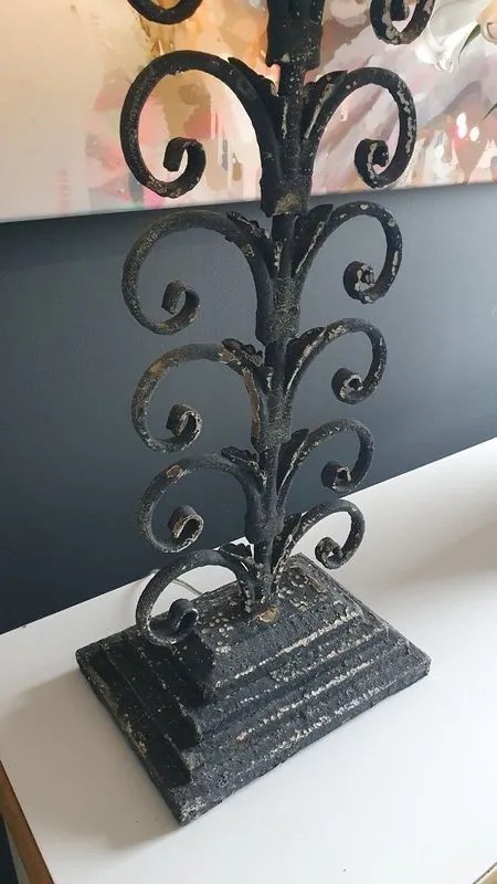 Lampa stołowa