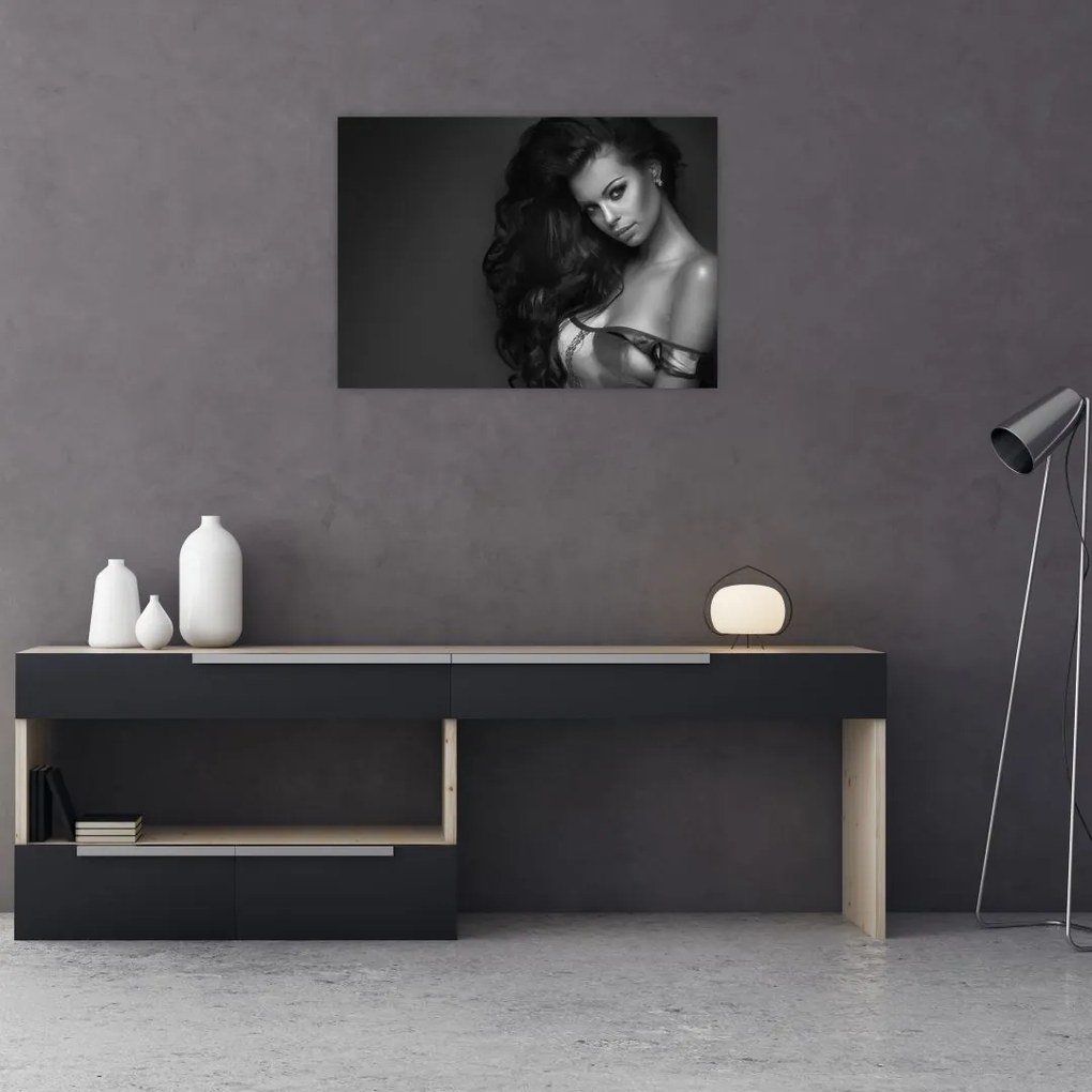 Obraz - Czarno - biały portret uwodzicielskiej kobiety (70x50 cm)