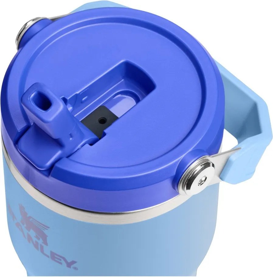 Niebieski termos ze stali nierdzewnej 600 ml IceFlow™ Flip Straw 2.0 Tumbler Blue Sky – Stanley