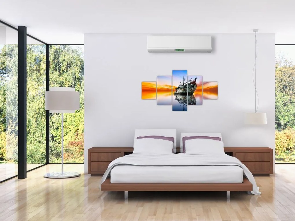 Obraz - Wschód słońca nad wrakiem łodzi (125x70 cm)