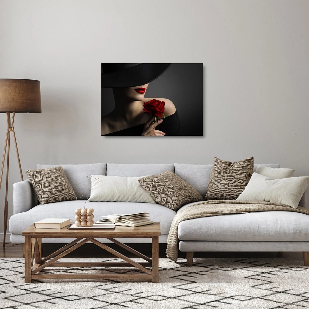 Obraz na szkle - Kobieta z różą (70x50 cm)