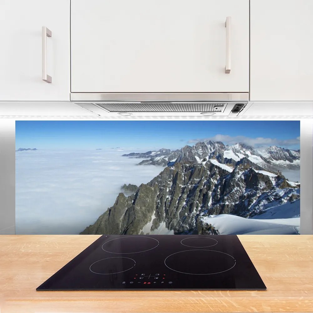 Szkło nad Blatem Szczyty Gór W Chmurach