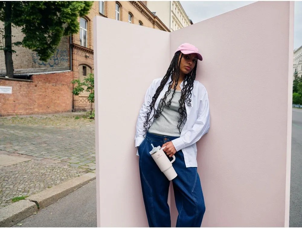 Kremowy termos ze stali nierdzewnej ze słomką 890 ml Quencher H2.O FlowState™ Tumbler Cream 2.0 – Stanley