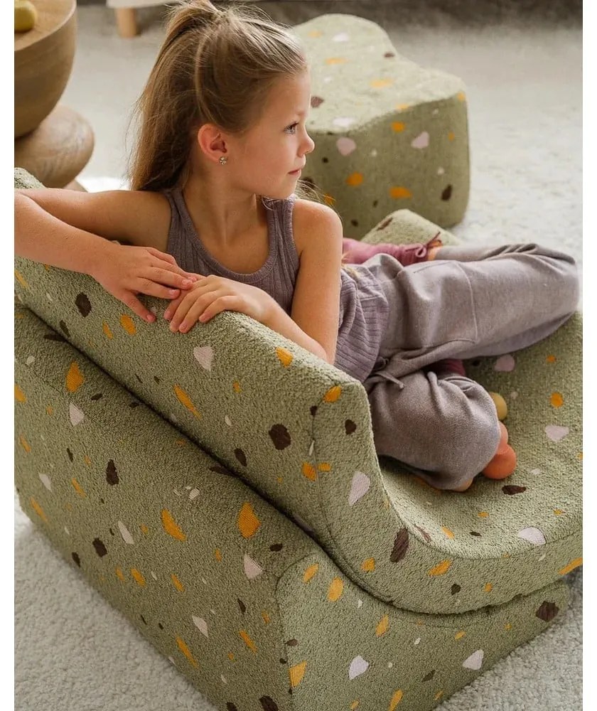Zielony fotel dziecięcy z materiału bouclé/z tkaniny szenilowej Terrazzo Moon – Wigiwama
