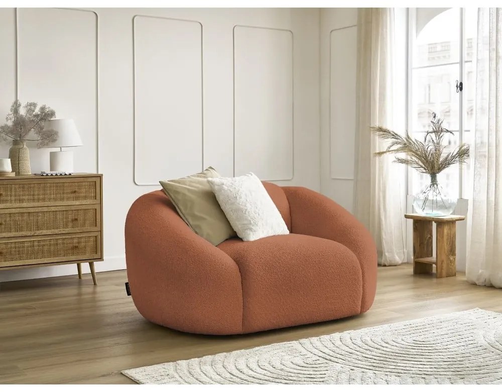 Pomarańczowy fotel z materiału bouclé Tina – Bobochic Paris