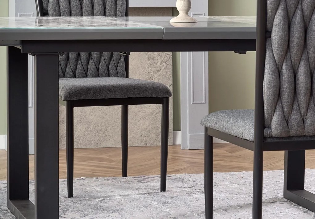 Rozkładany stół w stylu industrialnym Marley w optyce marmuru