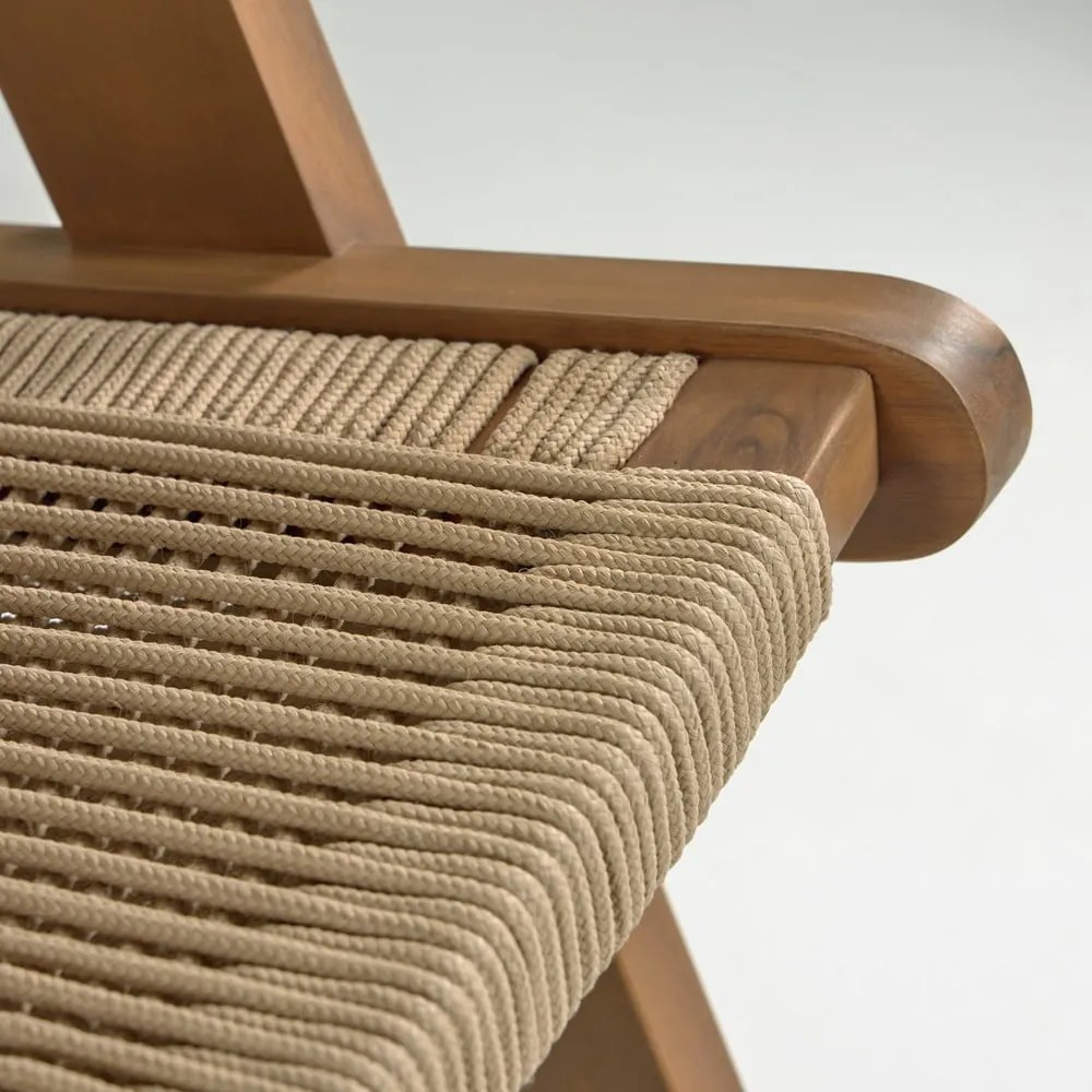 Drewniany fotel ogrodowy w naturalnym kolorze Geralda – Kave Home