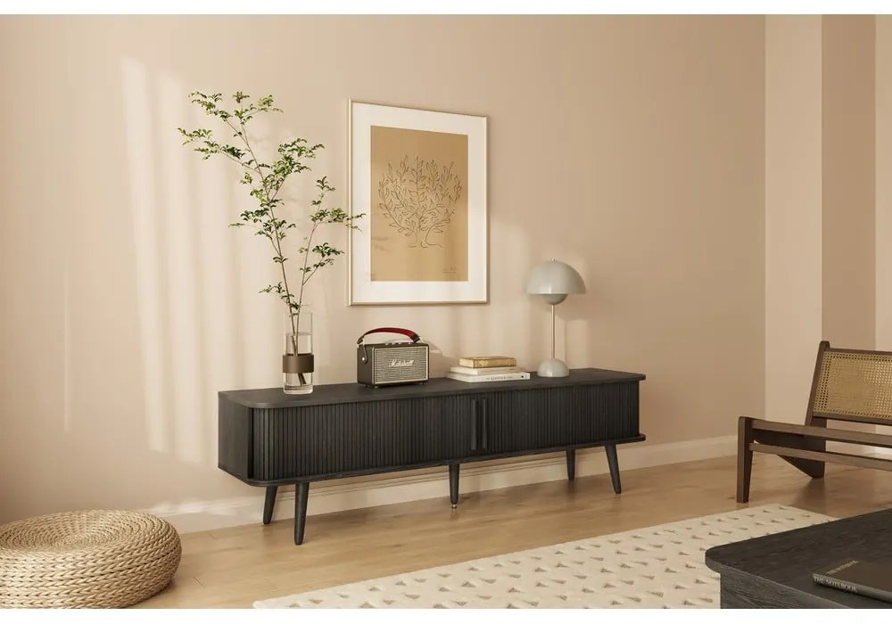 Czarna szafka pod TV w dekorze dębu 178x50x40 cm Rove – Woodman