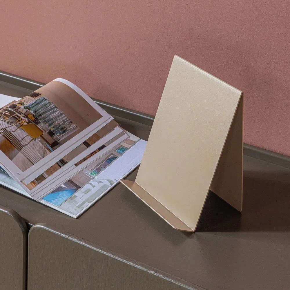 Metalowy stojak na książkę kucharską Brook – WOOOD