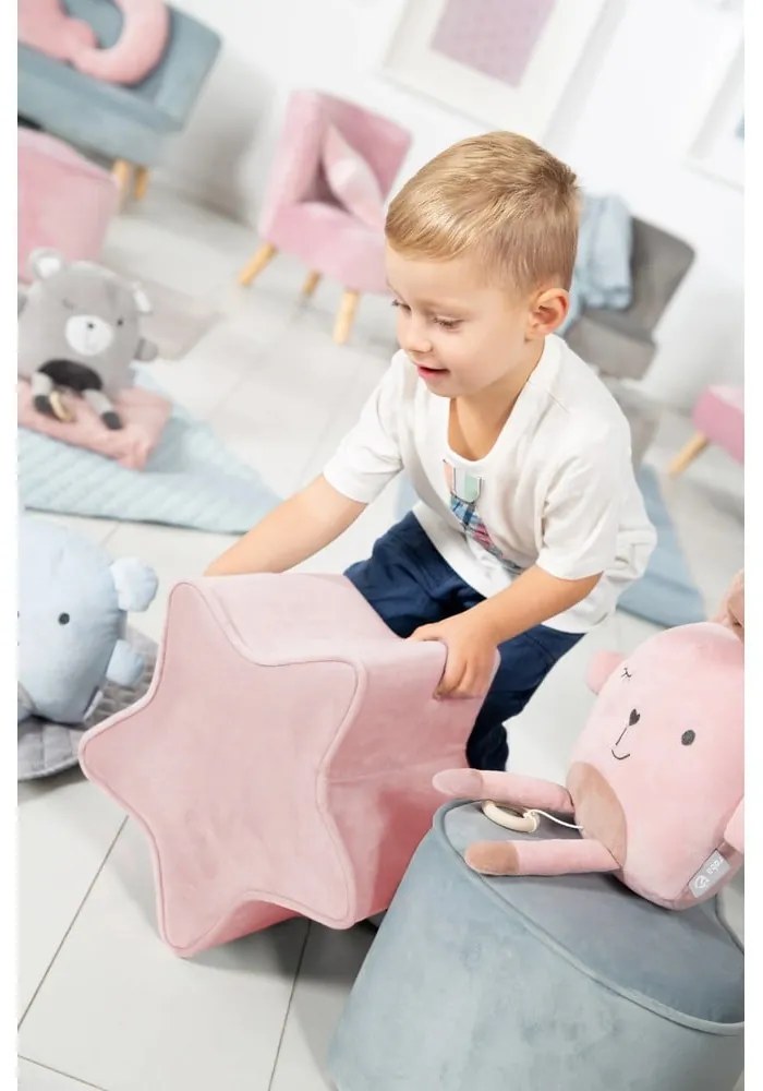 Jasnoróżowy aksamitny puf dziecięcy Lil Sofa – Roba