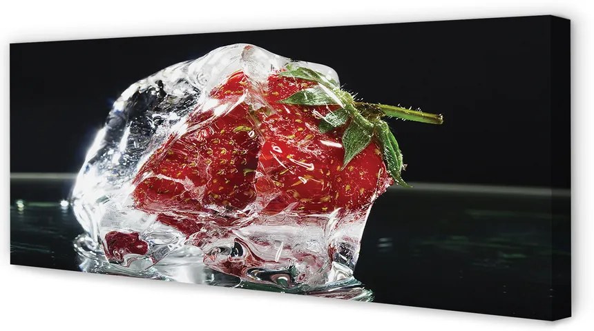 Duży obraz na płótnie Truskawka w Kostce Lodu