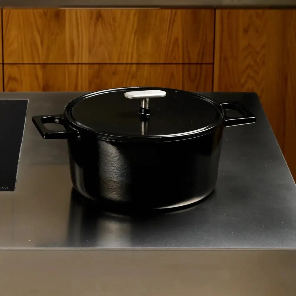 Garnek żeliwny z pokrywką odpowiedni na indukcję 5,5 l Mattia 3.0 – FABINI