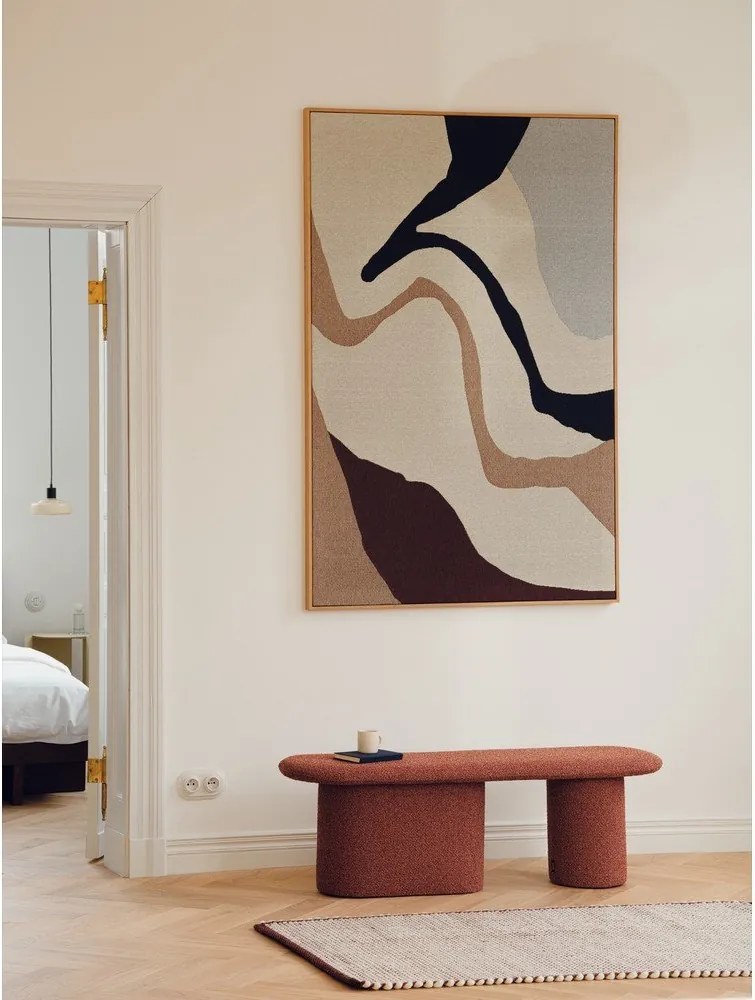 Ceglasta tapicerowana ławka z materiału bouclé Rull – noo.ma