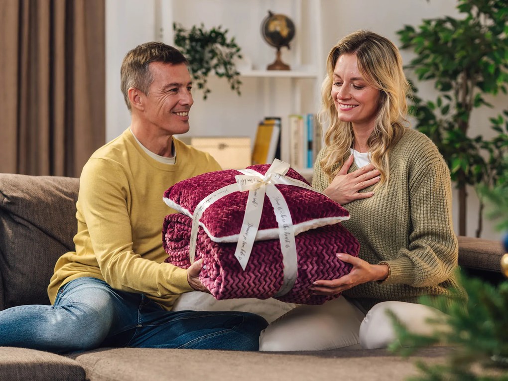 KOC I PODUSZKA WARM HUG LILAK OMBRE 200x200 cm liliowy