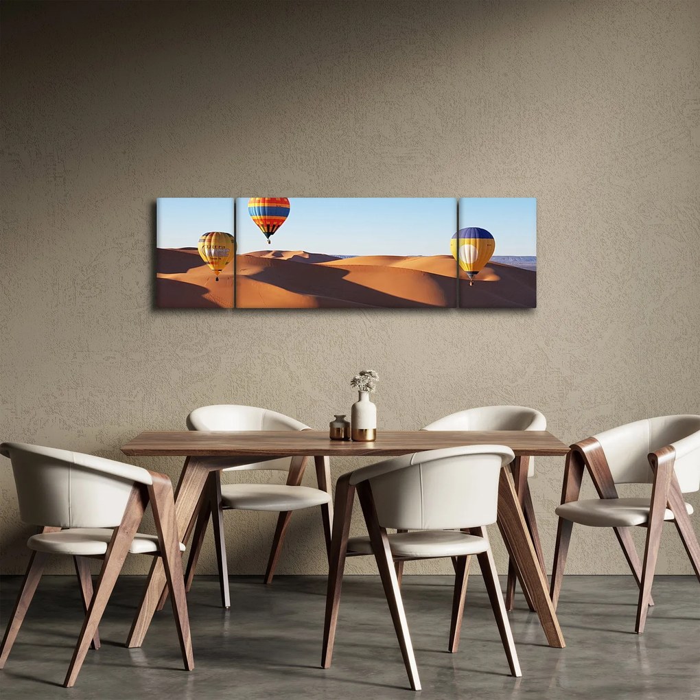 Obraz - latające balony na pustyni (170x50 cm)