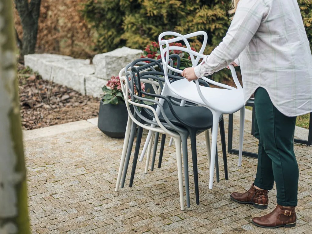 Zestaw 4 białych krzeseł plastikowych KATO