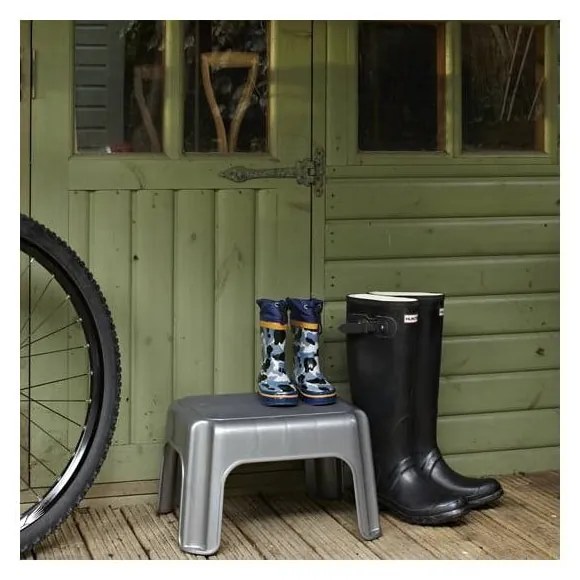 Szary stołek Addis Step Stool Metallic