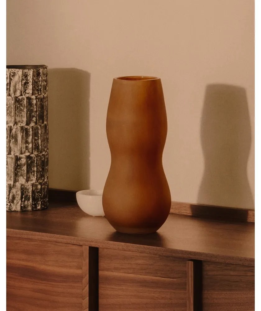 Brązowy szklany wazon (wysokość 32 cm) Crila – Kave Home