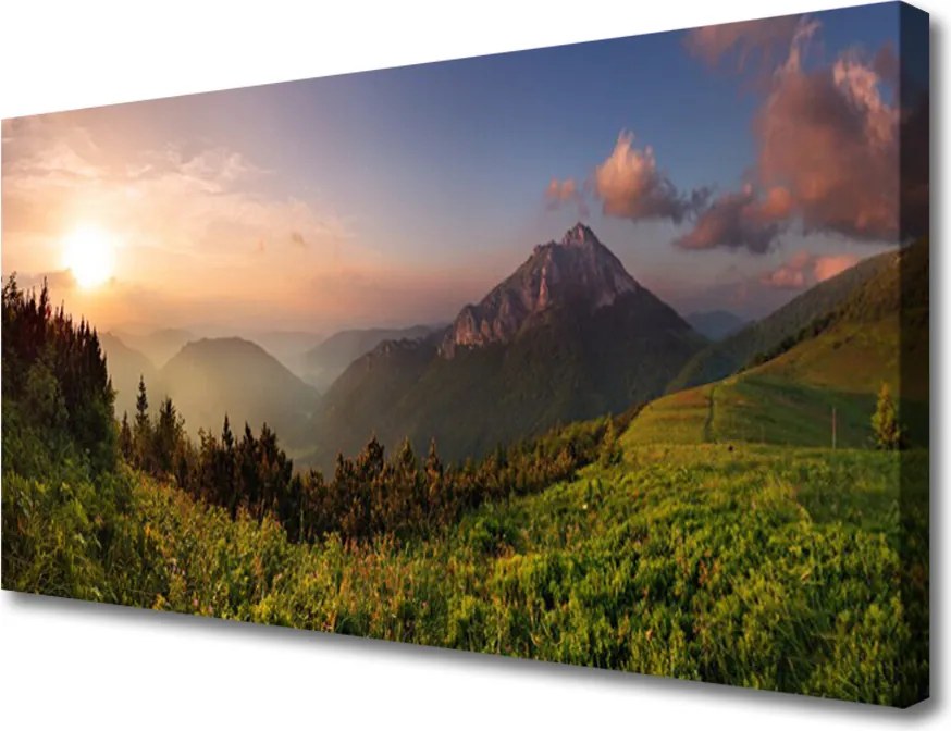 Zdjęcie na płótnie Szczyty Gór w Objęciach Lasu