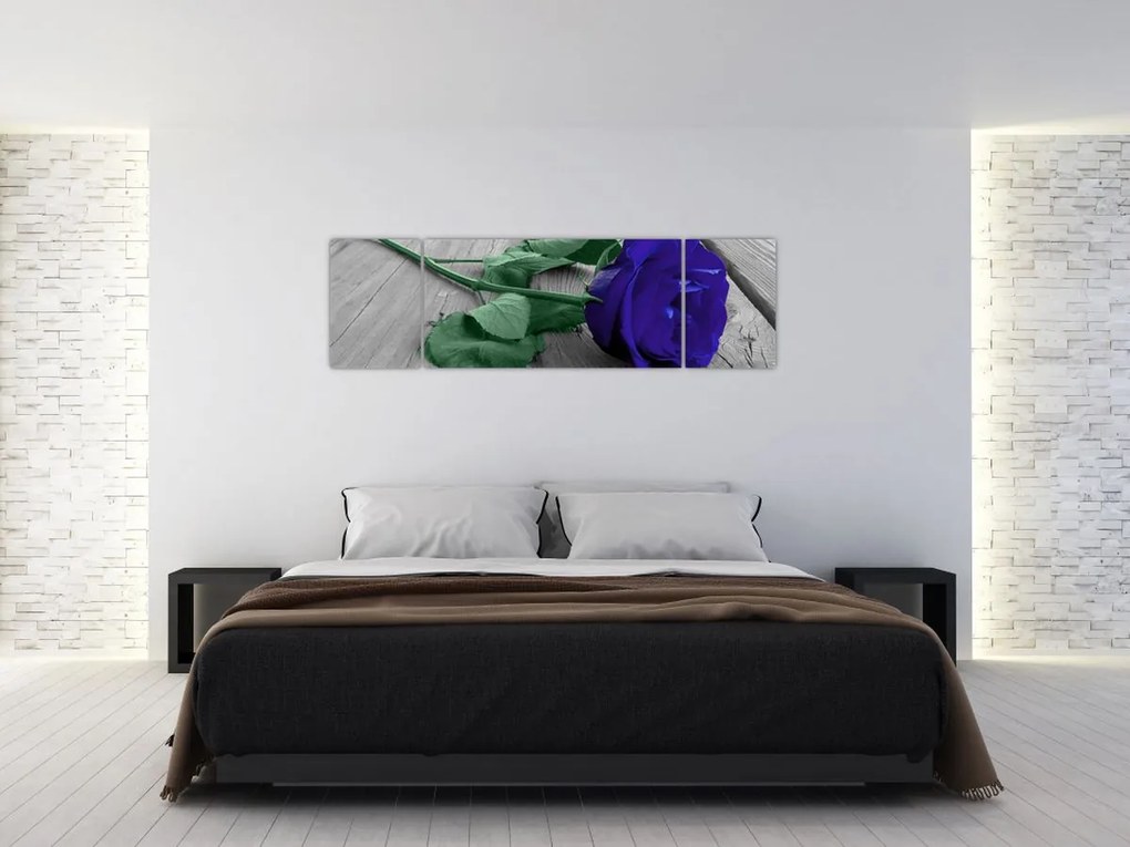 Obraz - Niebieska róża z zieloną łodygą (170x50 cm)