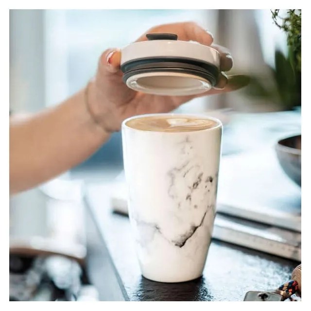 Szaro-biały porcelanowy kubek podróżny Villeroy &amp; Boch Like To Go, 350 ml
