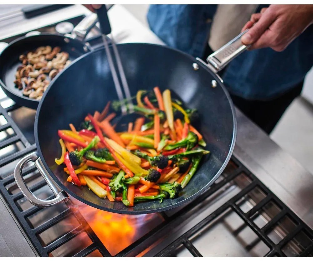 Patelnia z powłoką ceramiczną wok ø 32 cm Space – Joseph Joseph