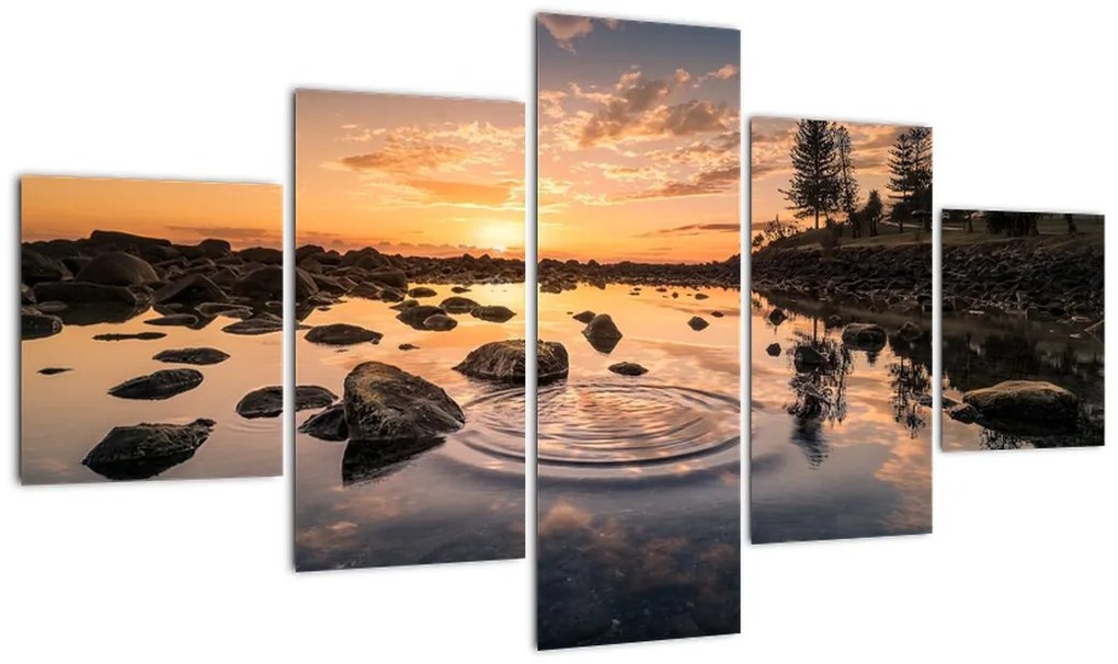 Obraz powierzchni wody o zachodzie słońca (125x70 cm)