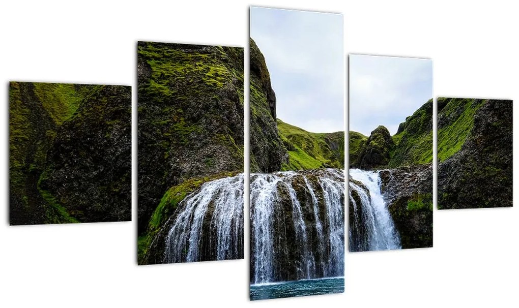Obraz klifu z wodospadem (125x70 cm)