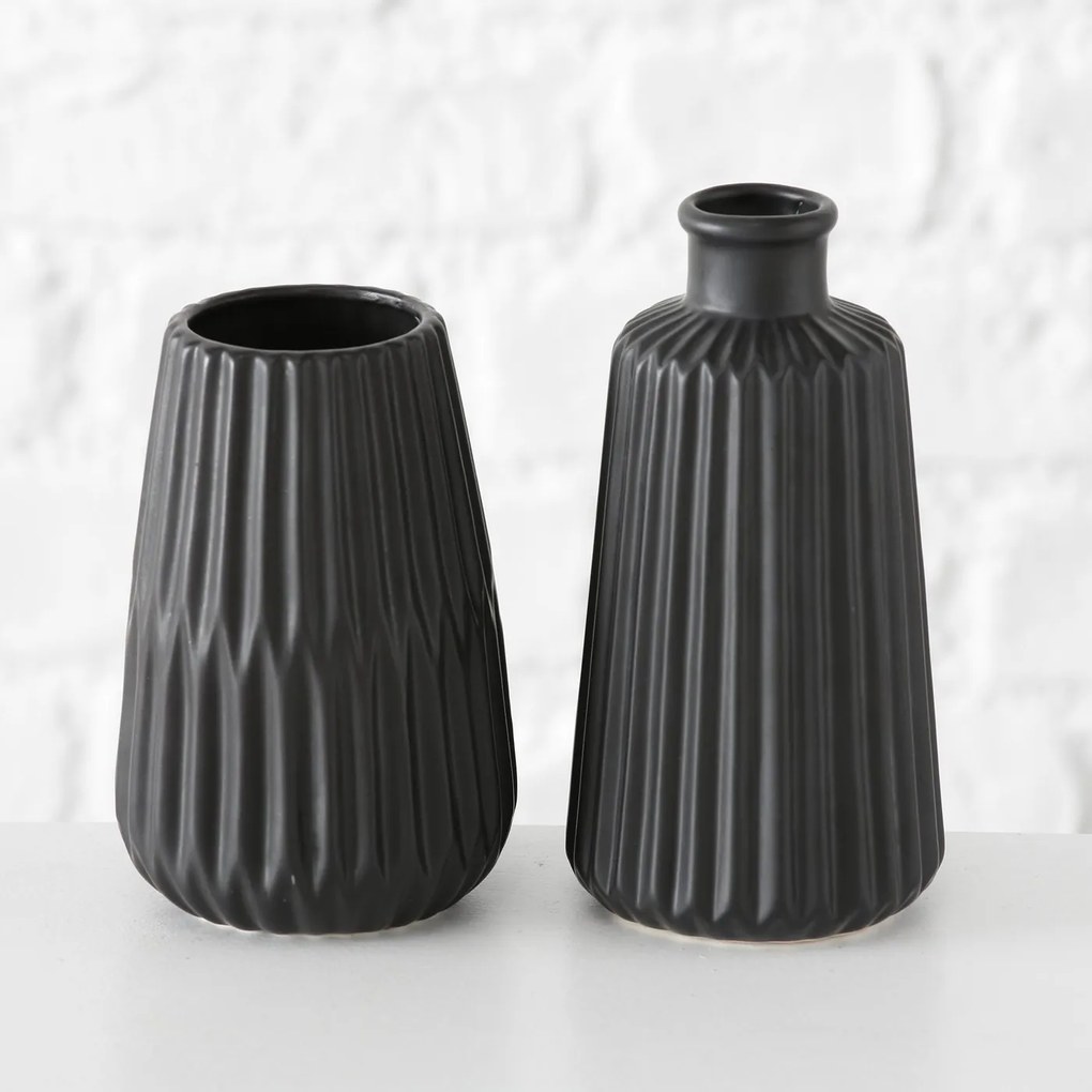 Dekoracyjny wazon ceramiczny w prążki ESKO