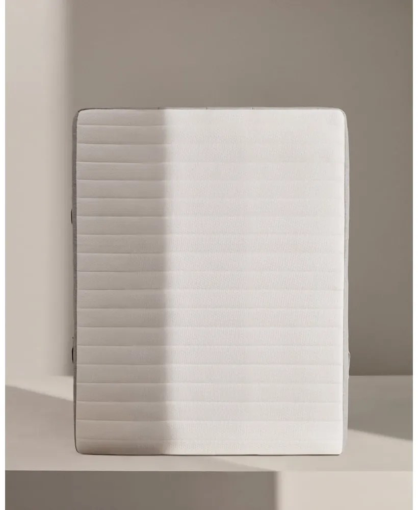 Twardy sprężynowy materac termoregulacyjny 135x190 cm Juno – Kave Home