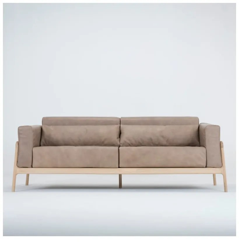 Jasnobrązowa sofa z bawolej skóry z konstrukcją z litego drewna dębowego Gazzda Fawn, 210 cm