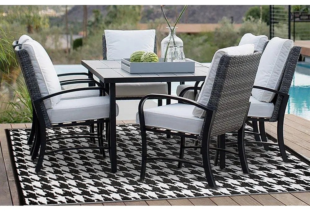 Czarno-biały dywan zewnętrzny Green Decore Houndstooth, 150x240 cm