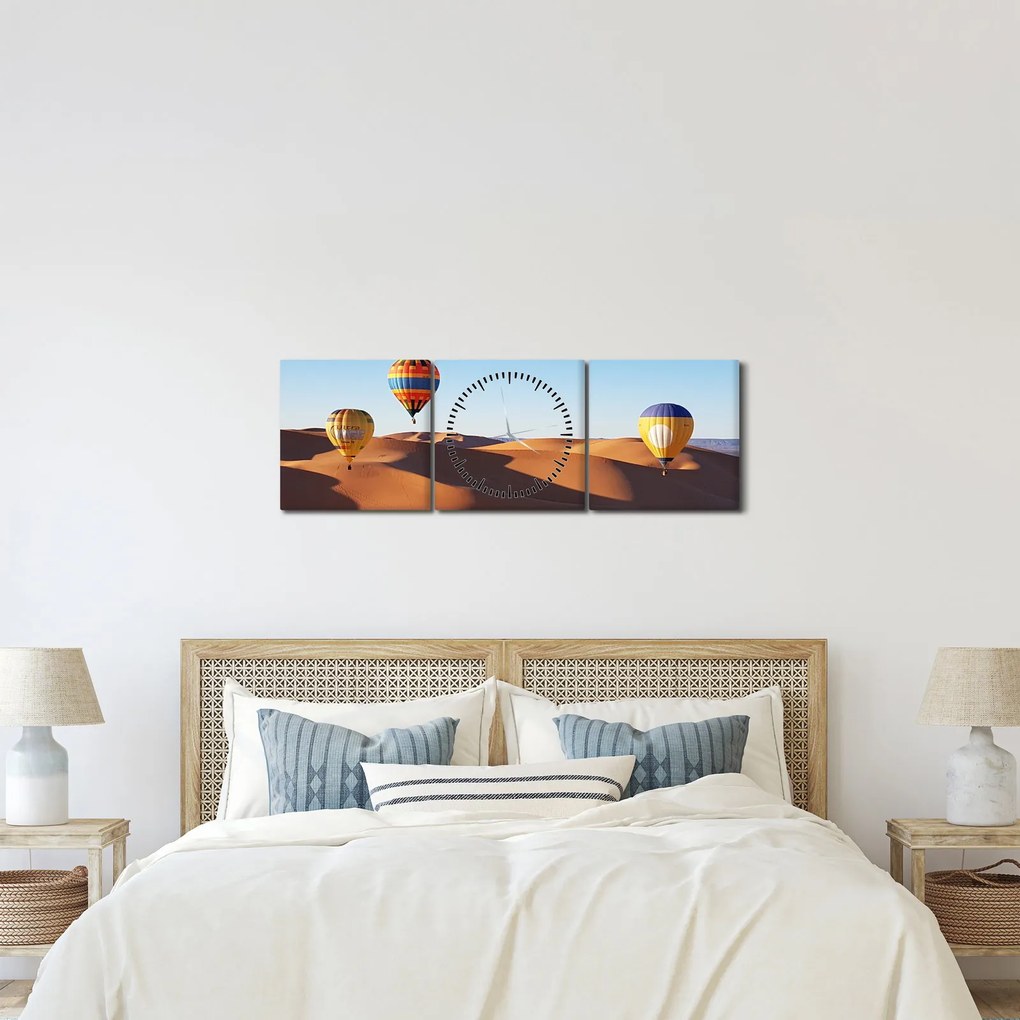Obraz - latające balony na pustyni (z zegarem) (90x30 cm)