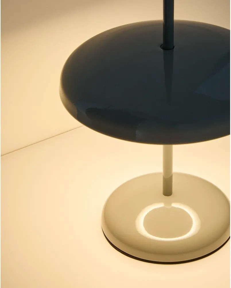 Jasnozielona lampa stołowa LED ze ściemniaczem z metalowym kloszem (wysokość 35 cm) Porte – Kave Home