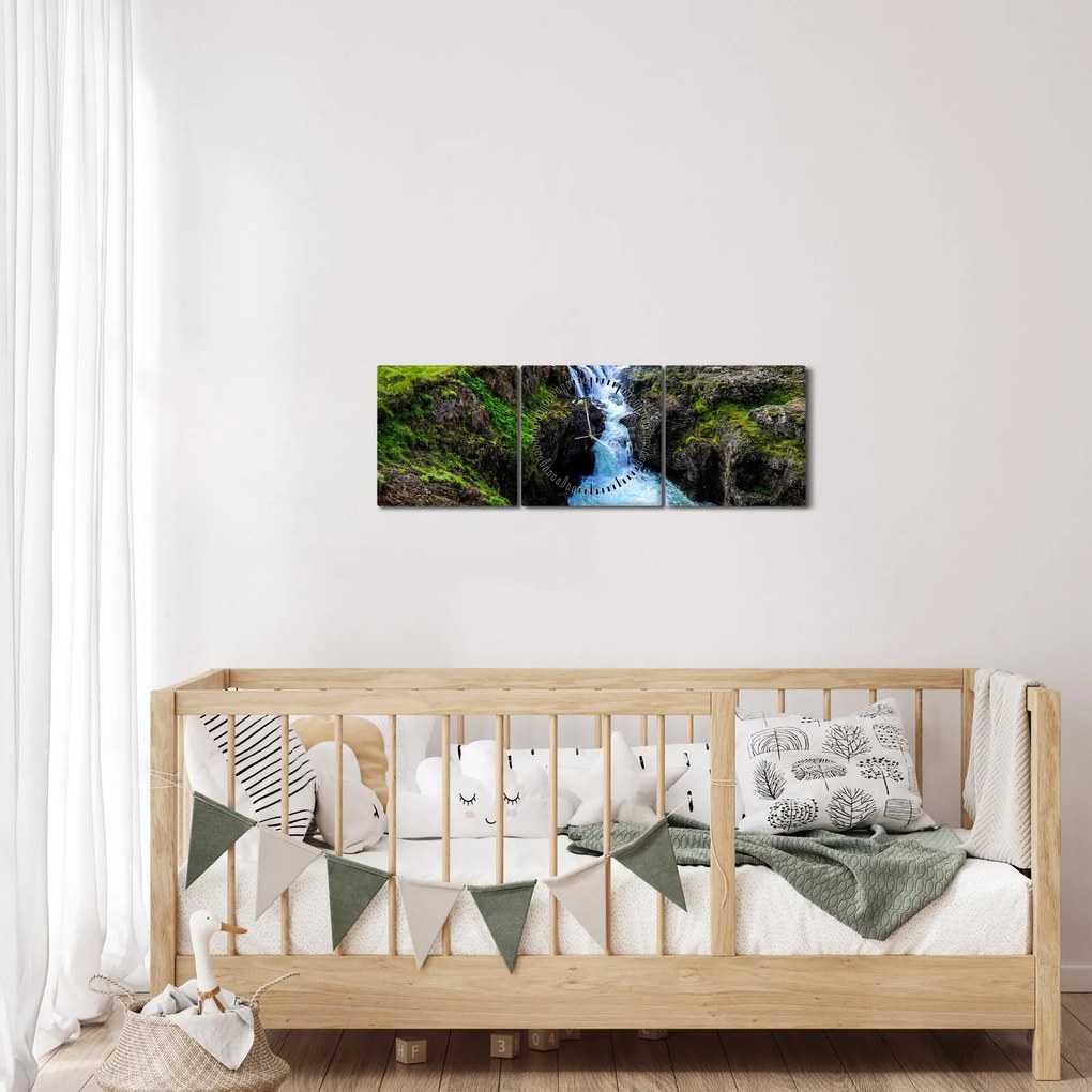 Obraz wodospadu między skałami (z zegarem) (90x30 cm)