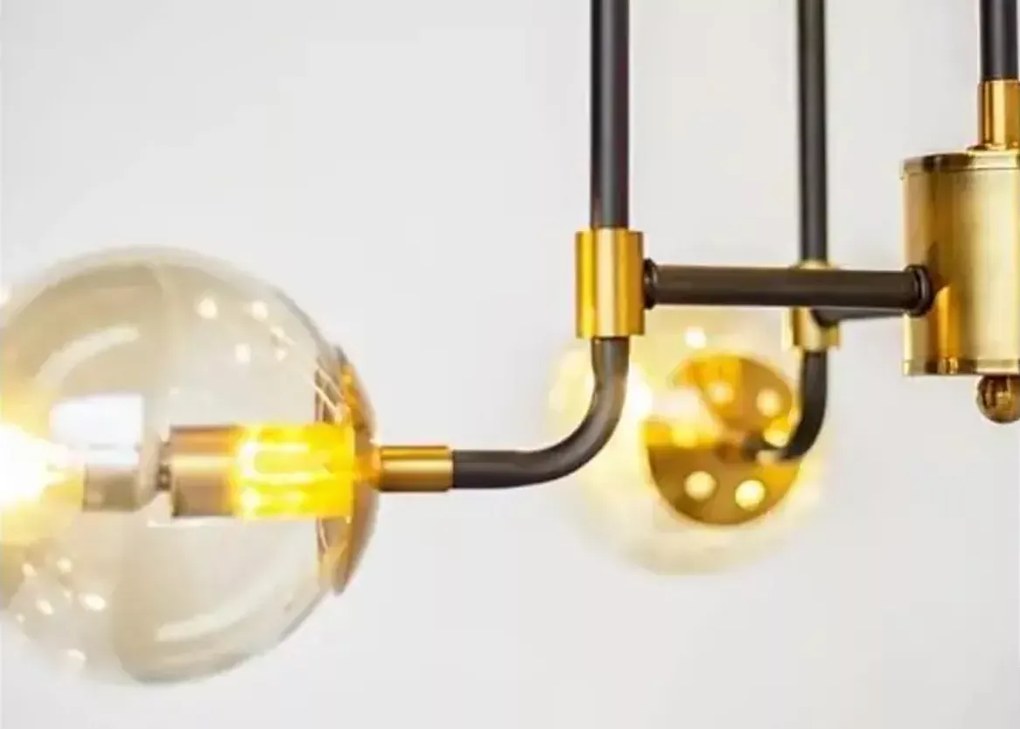 Lampa sufitowa ze szklanymi kloszami