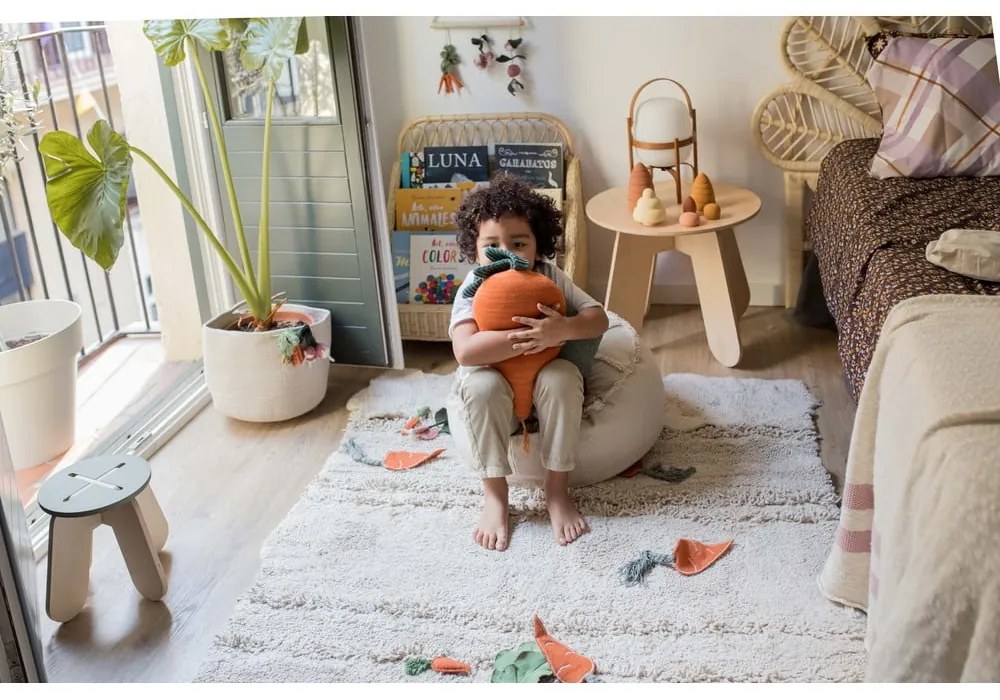 Poduszka dziecięca Cathy the Carrot – Lorena Canals