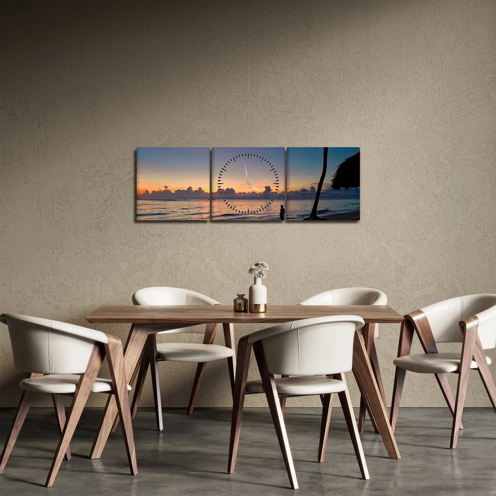 Obraz kobiety na plaży (z zegarem) (90x30 cm)