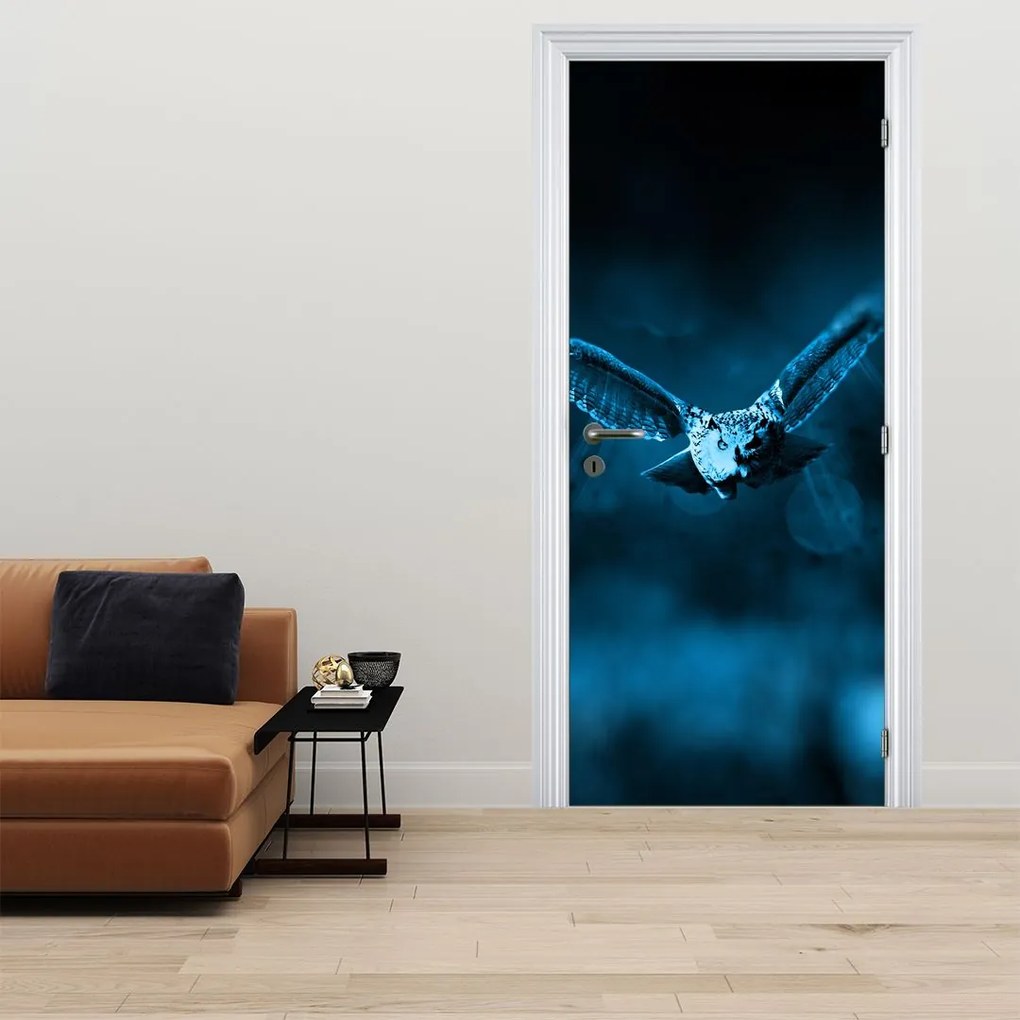 Fototapeta na drzwi - Latająca sowa (95x205cm)