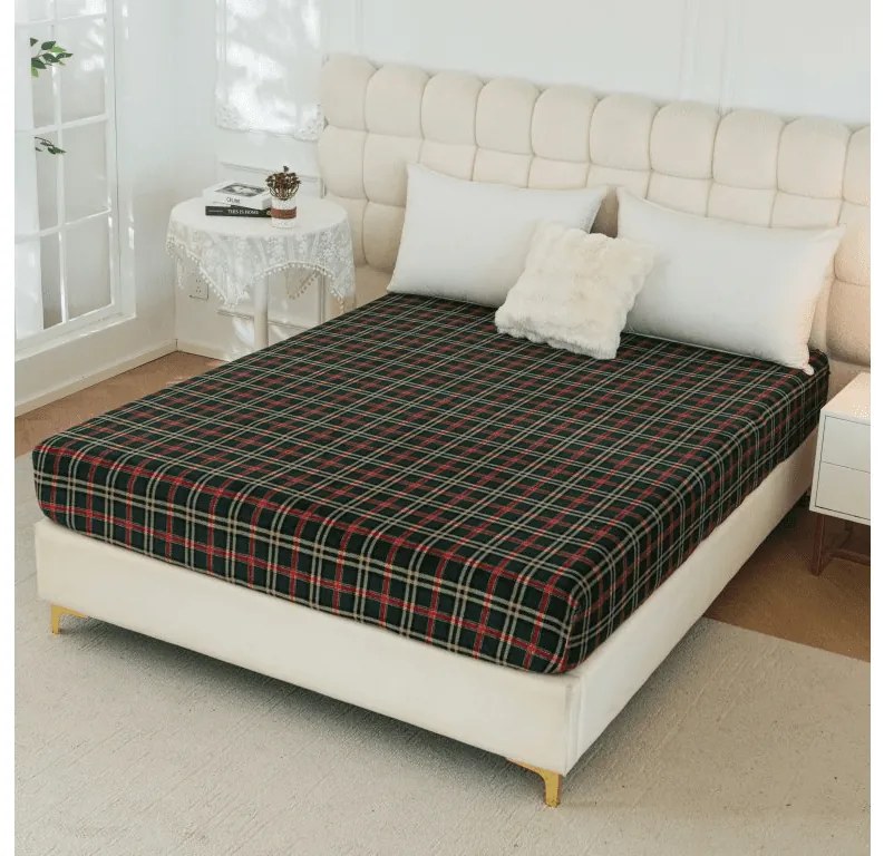 PrzytulneMieszkanie.pl Prześcieradło z mikropluszu GLENMOORE 160x200 cm zielone