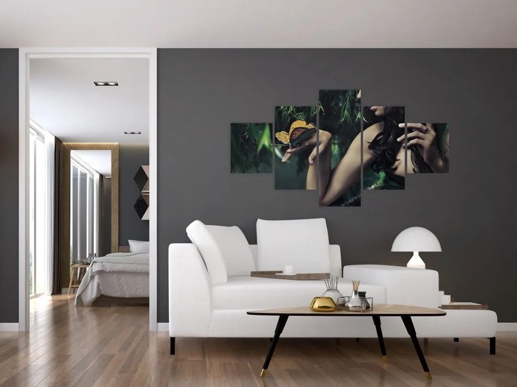 Obraz pełnej wdzięku kobiety z motylem (125x70 cm)