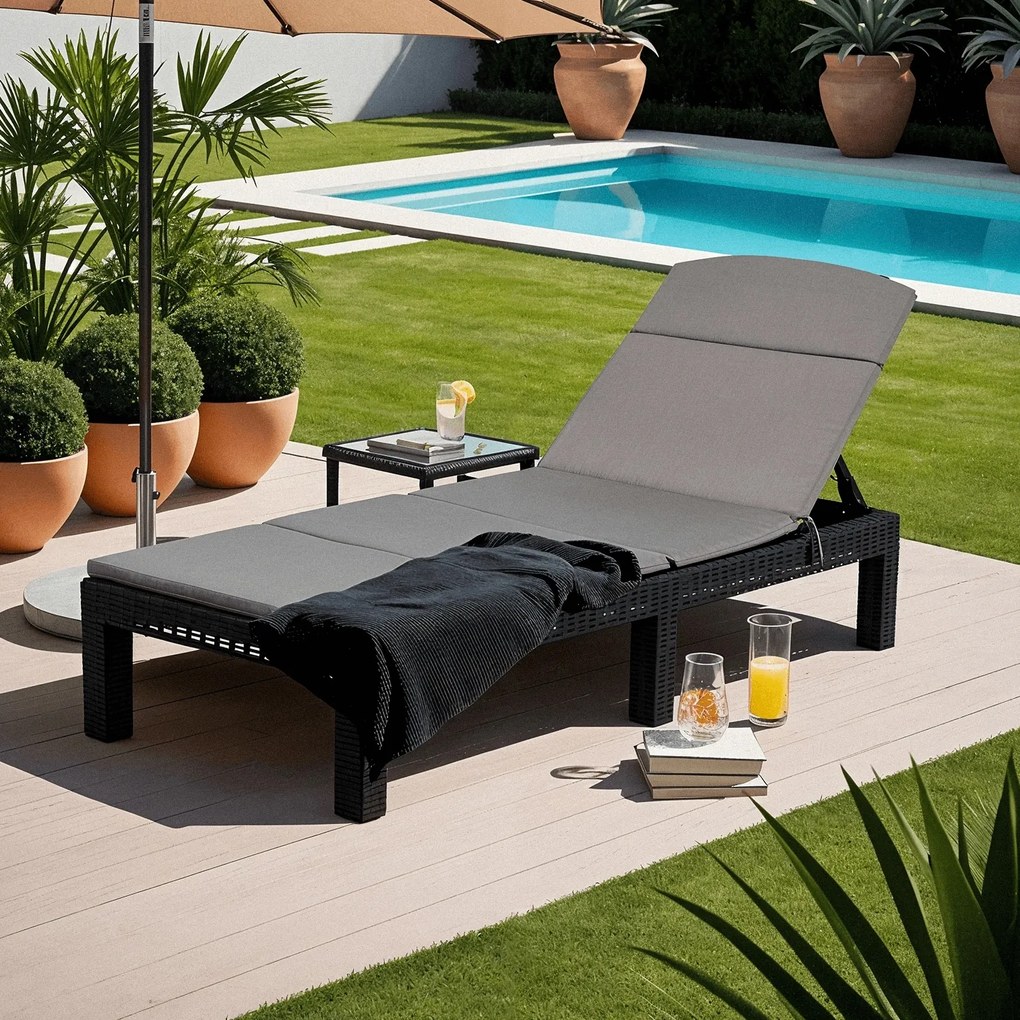Regulowany leżak ogrodowy składany Luizjana, technorattan z poduszką, czarny/szary