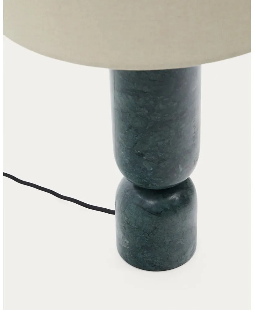 Ciemnozielona/beżowa marmurowa lampa stołowa z tekstylnym kloszem (wysokość 57 cm) Vex – Kave Home