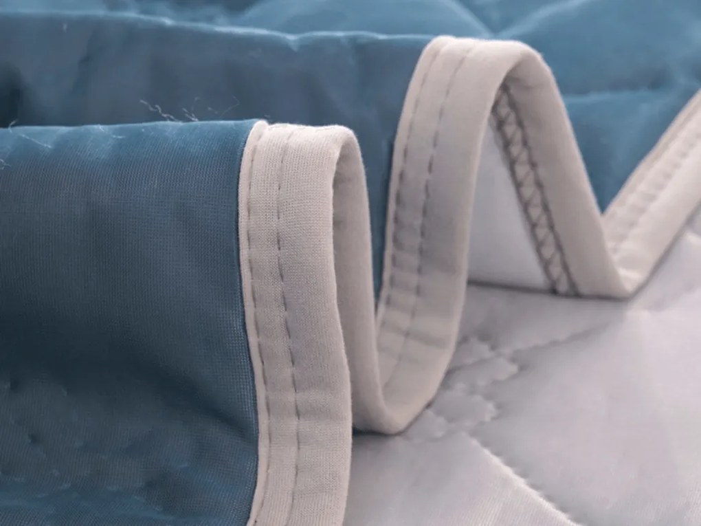 Chłodząca letnia kołdra ELARIA, ciemnoniebieska Rozmiar: 160 x 200 cm