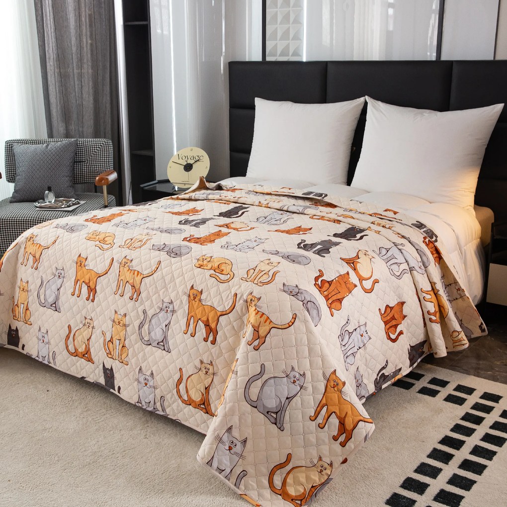 Narzuta na łóżko ze wzorem COLORED CATS kremowa Rozmiar: 220 x 240 cm