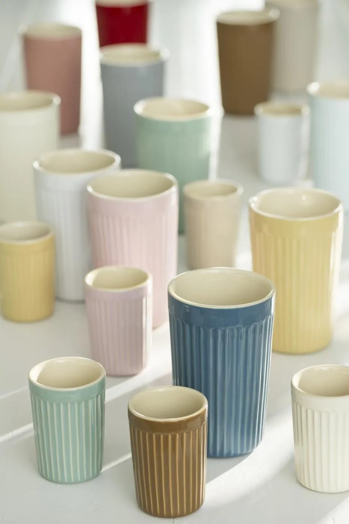 Beżowy ceramiczny kubek z rowkami CAFE MYNTE LATTE